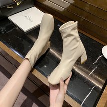 白色短靴女瘦瘦靴2020韩版秋季新款高跟鞋时装靴方头粗跟马丁靴女