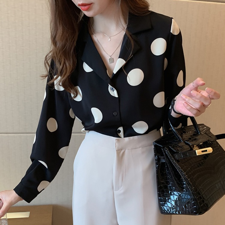 Early autumn new polka dot shirt for women 2021 New style Hong Kong-style retro top design sense, niche light mature chiffon shirt
