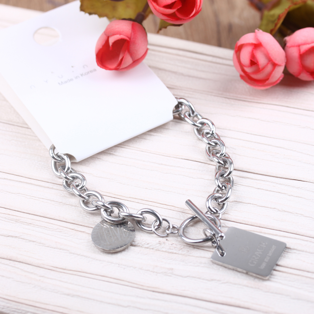 The multi-layered retro and cold style bracelet in the boutique features a simple Korean style, individualistic hip-hop, and niche design trends on Instagram details Picture