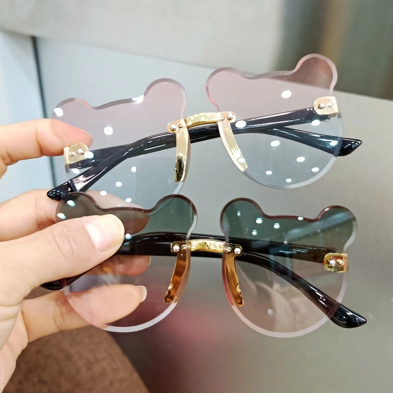 Children's sunglasses, glasses, trendy and fashionable baby sunglasses, eyes, cute cartoon flower toys for girls and boys, 1 to 2 years old full figure