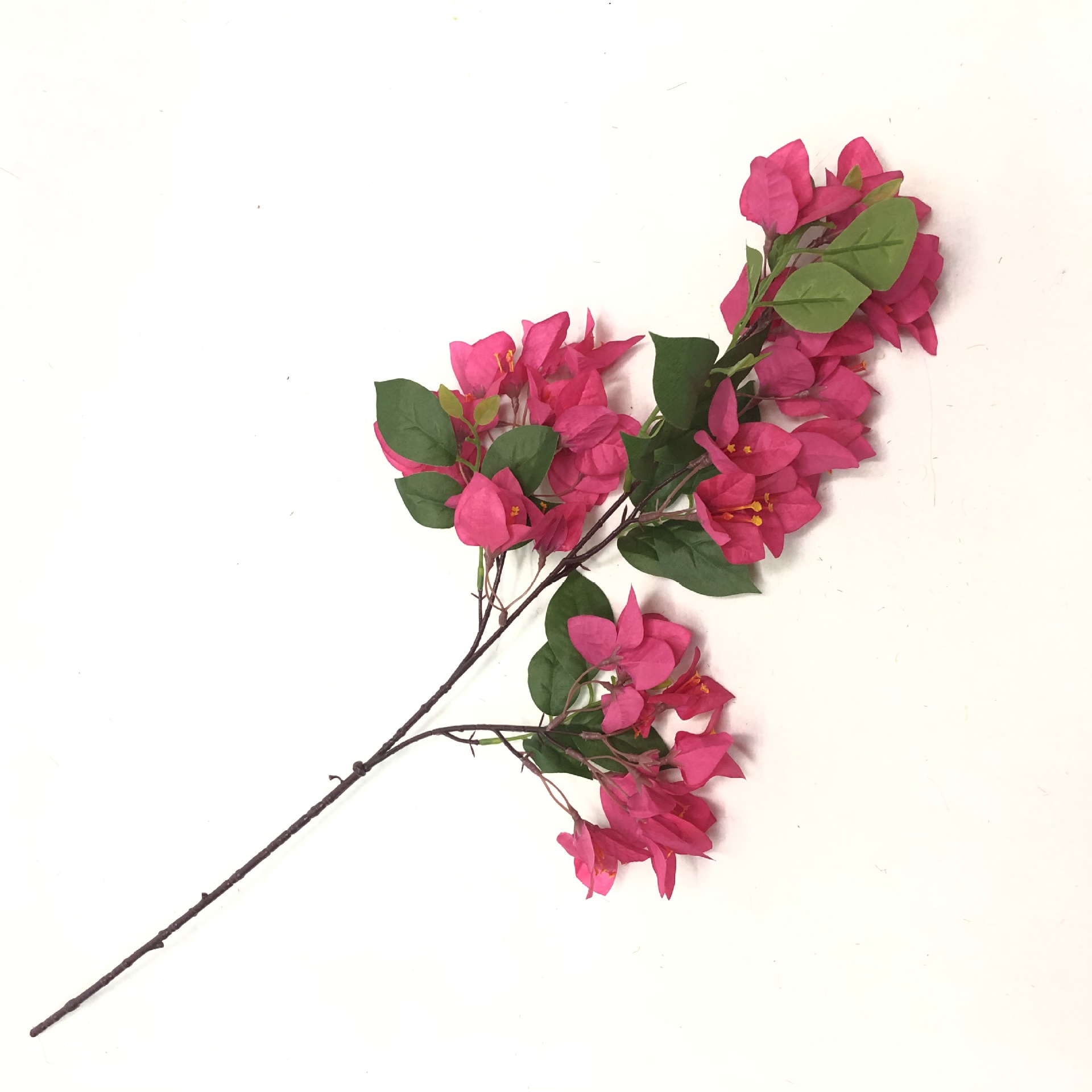 Wholesale of simulated triangular rose branches, simulated crabapple flower branches, wedding arches, hotel floor-standing flower arrangement trees Application Scenario