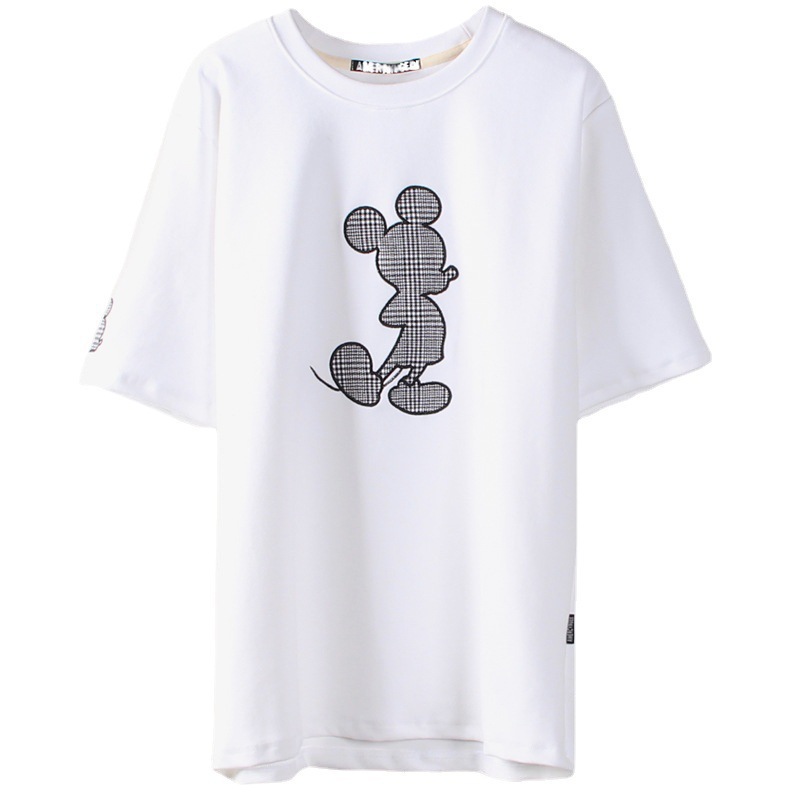 The new Mickey Mouse T-shirt for plus-size women in 2021 is a trendy choice for summer girls. The short-sleeved Mickey Mouse T-shirt can cover the belly and make you look slimmer Application Scenario