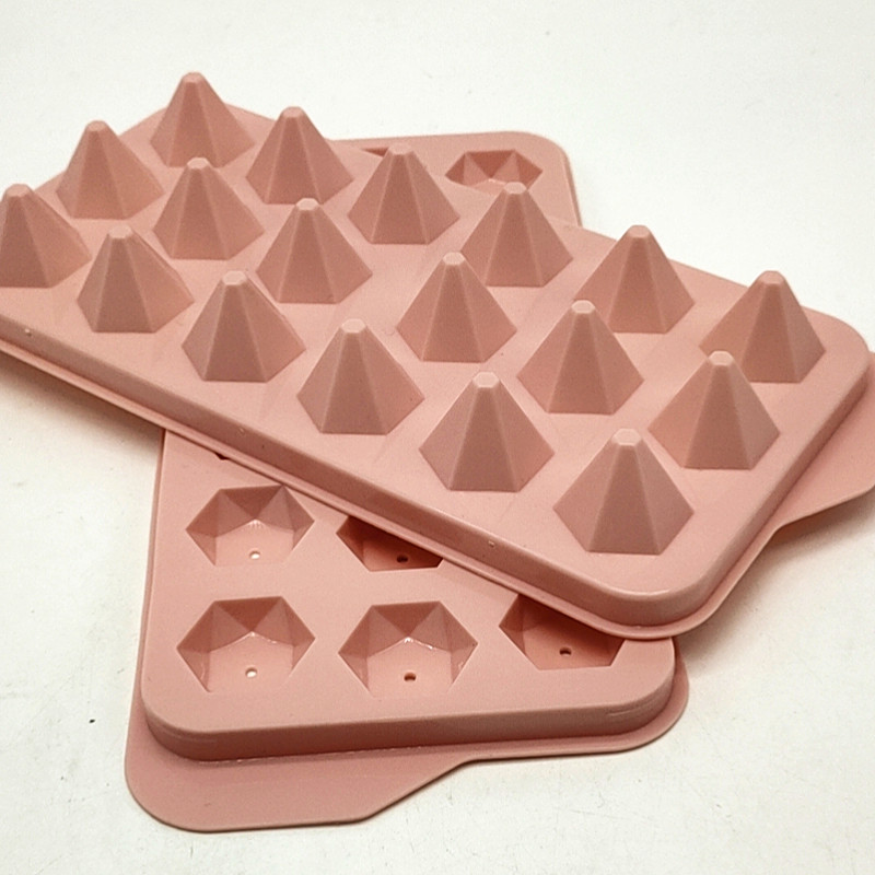 Sunshine Department Store ice mold 18 compartments Creative diamond mold Home storage ice box ice maker Ice box with lid Specification image