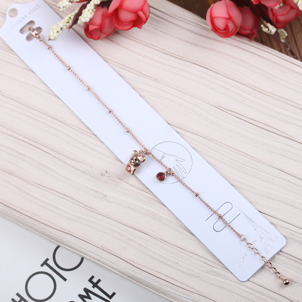 Titanium steel diamond-encrusted circular interlocking Roman numerals bracelet for women, simple and elegant, light luxury and niche design jewelry Application Scenario