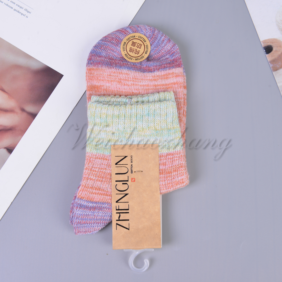 Classic and trendy color-blocked striped pattern mid-calf socks, Japanese-style thick thread thickened warm high-top loop socks available in multiple colors Specification image
