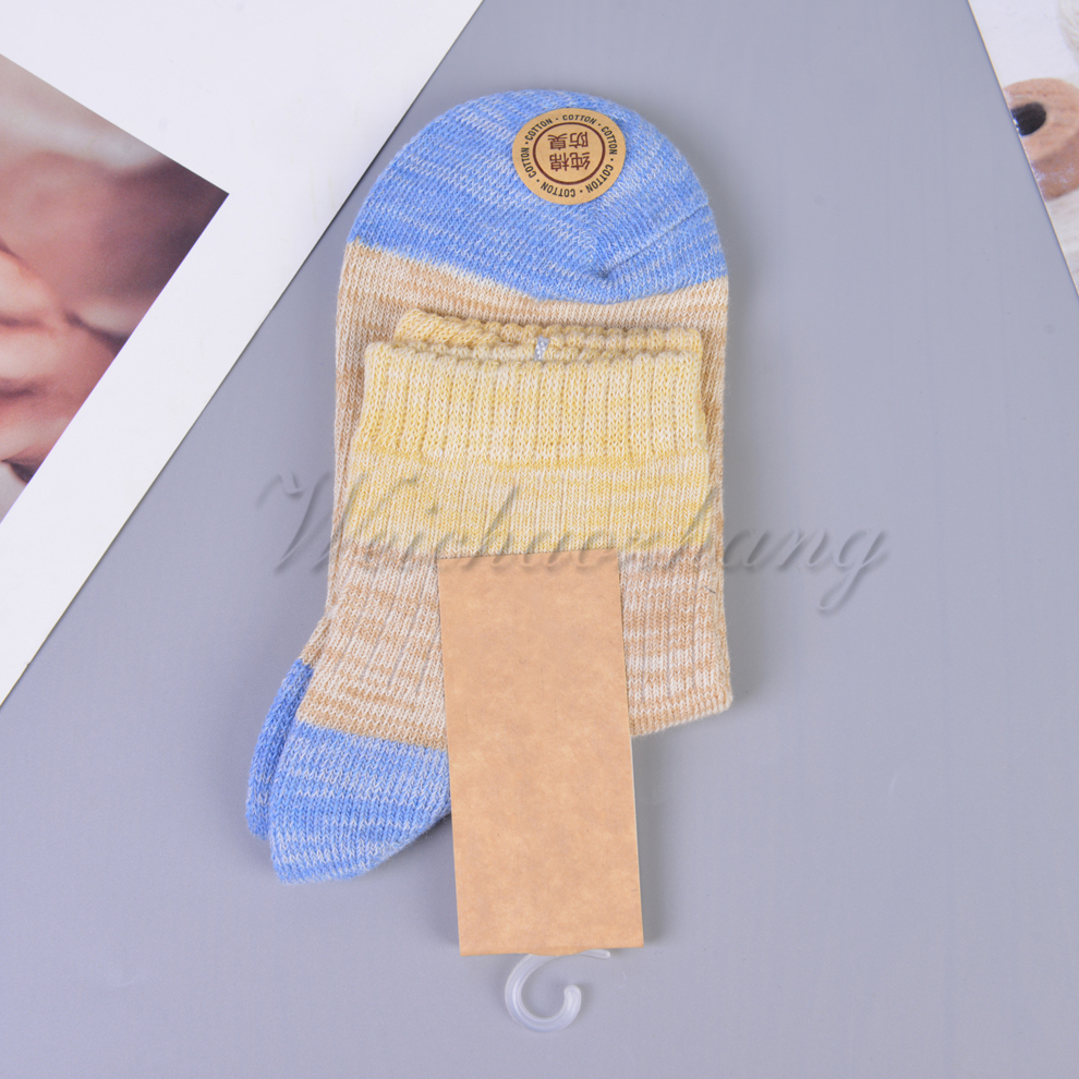 Classic and trendy color-blocked striped pattern mid-calf socks, Japanese-style thick thread thickened warm high-top loop socks available in multiple colors