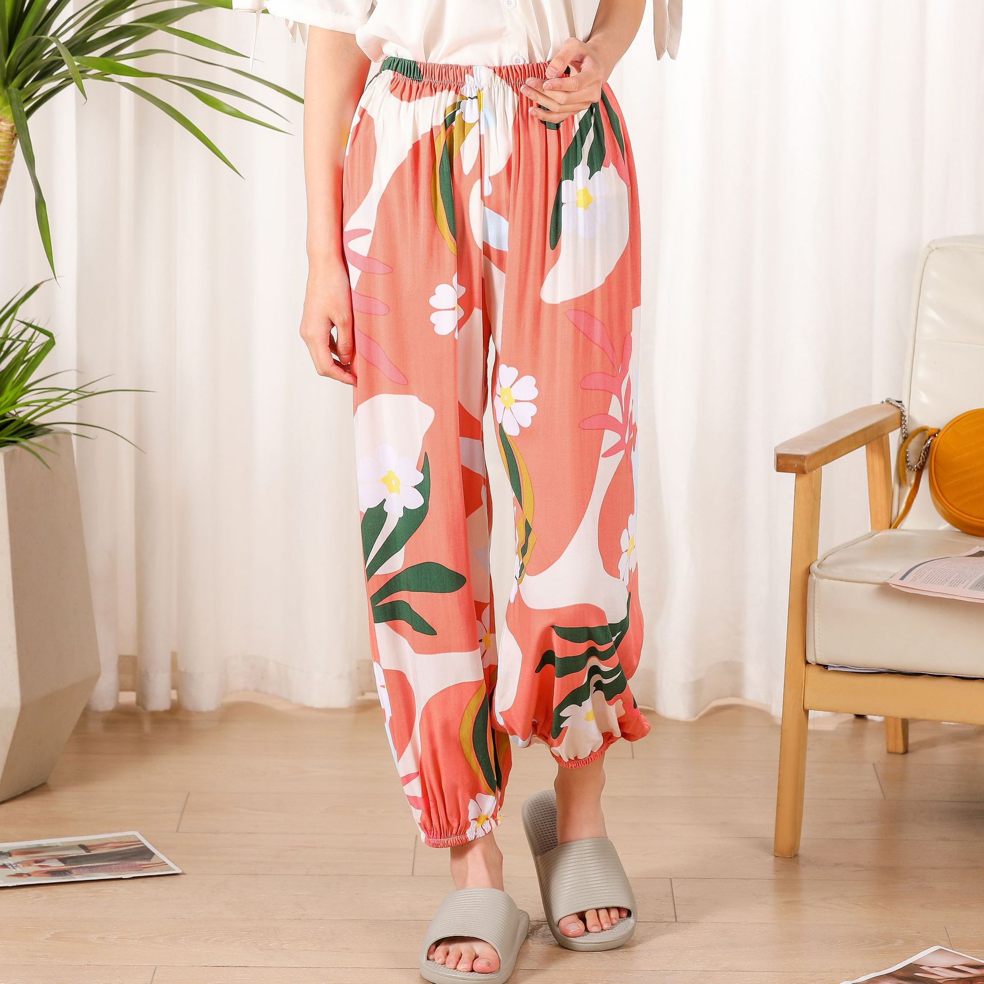 Summer cotton and silk women's mosquito-proof pants and pajama pants are thin, large-sized, loose and fitted. They can be worn over high-waisted adult lantern pants at home Specification image