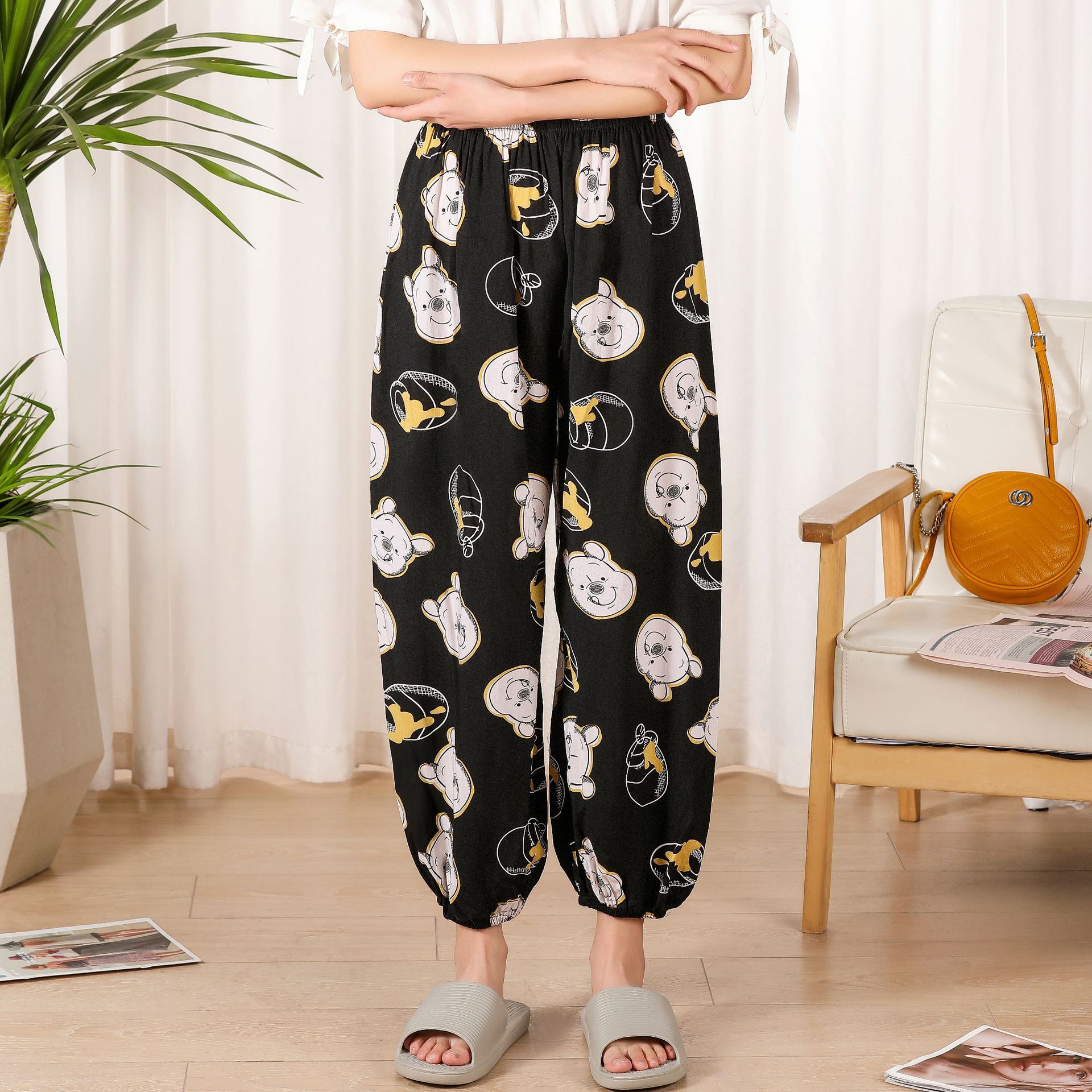 Summer cotton and silk women's mosquito-proof pants and pajama pants are thin, large-sized, loose and fitted. They can be worn over high-waisted adult lantern pants at home