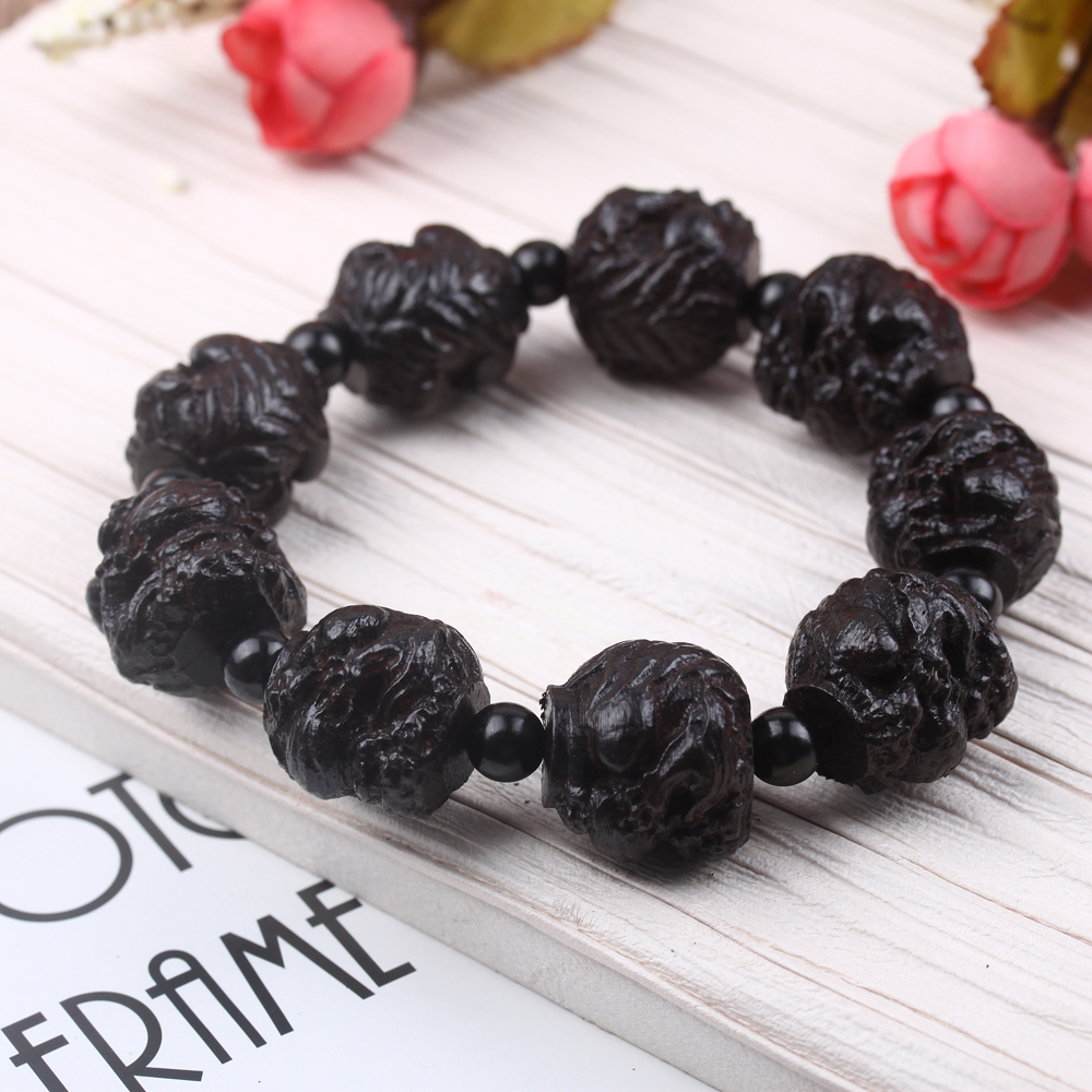 Yiwu jewelry wholesale: Men's and women's decorative bracelets, flat beads, interlocking beads, no matters, peace pendants, lotus flowers details Picture