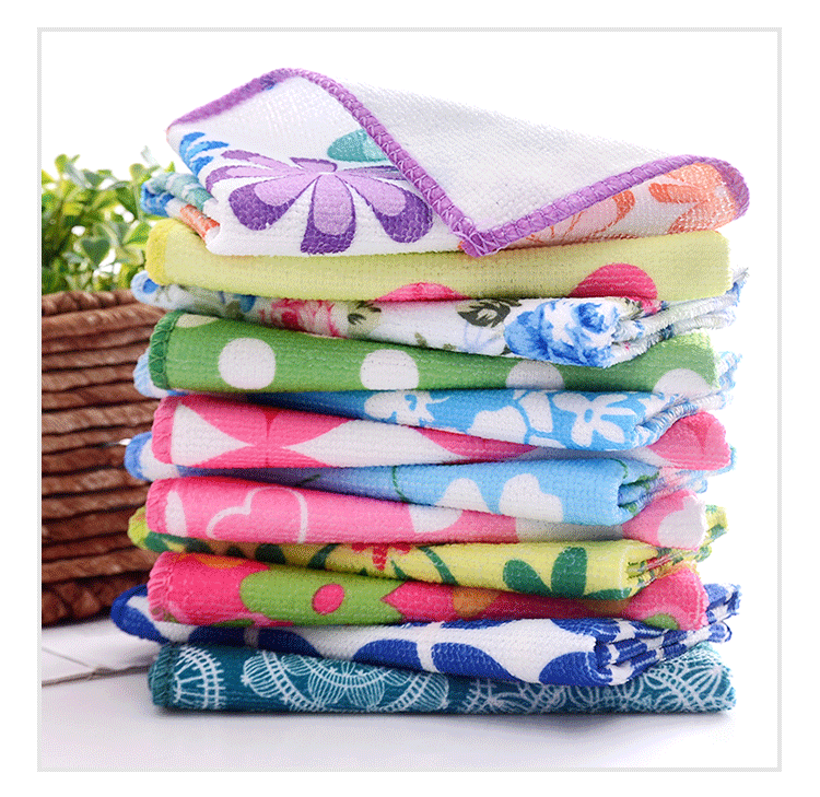 Wholesale of custom-made warp knitted fiber printed square towels 30*30 multi-functional absorbent cleaning thickened cloths Application Scenario