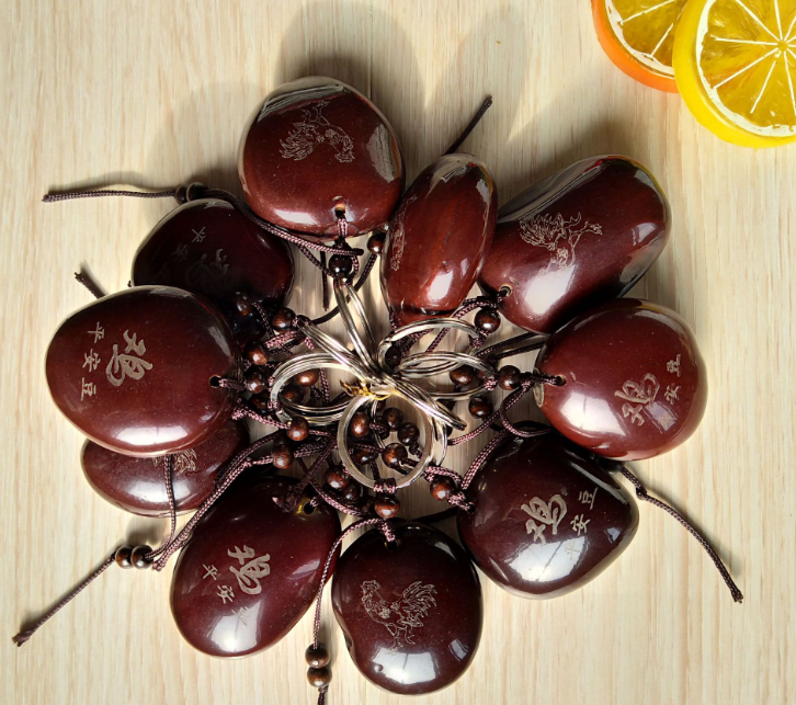 Peace Bean pendants, zodiac pendants, key pendants, keychains, wholesale supply for one yuan Specification image