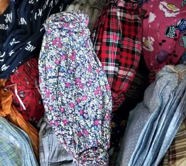 تم بيع بالجملة من محلات بيع التي تبلغ كل منها دولارين في متجر 19 Item Picture
