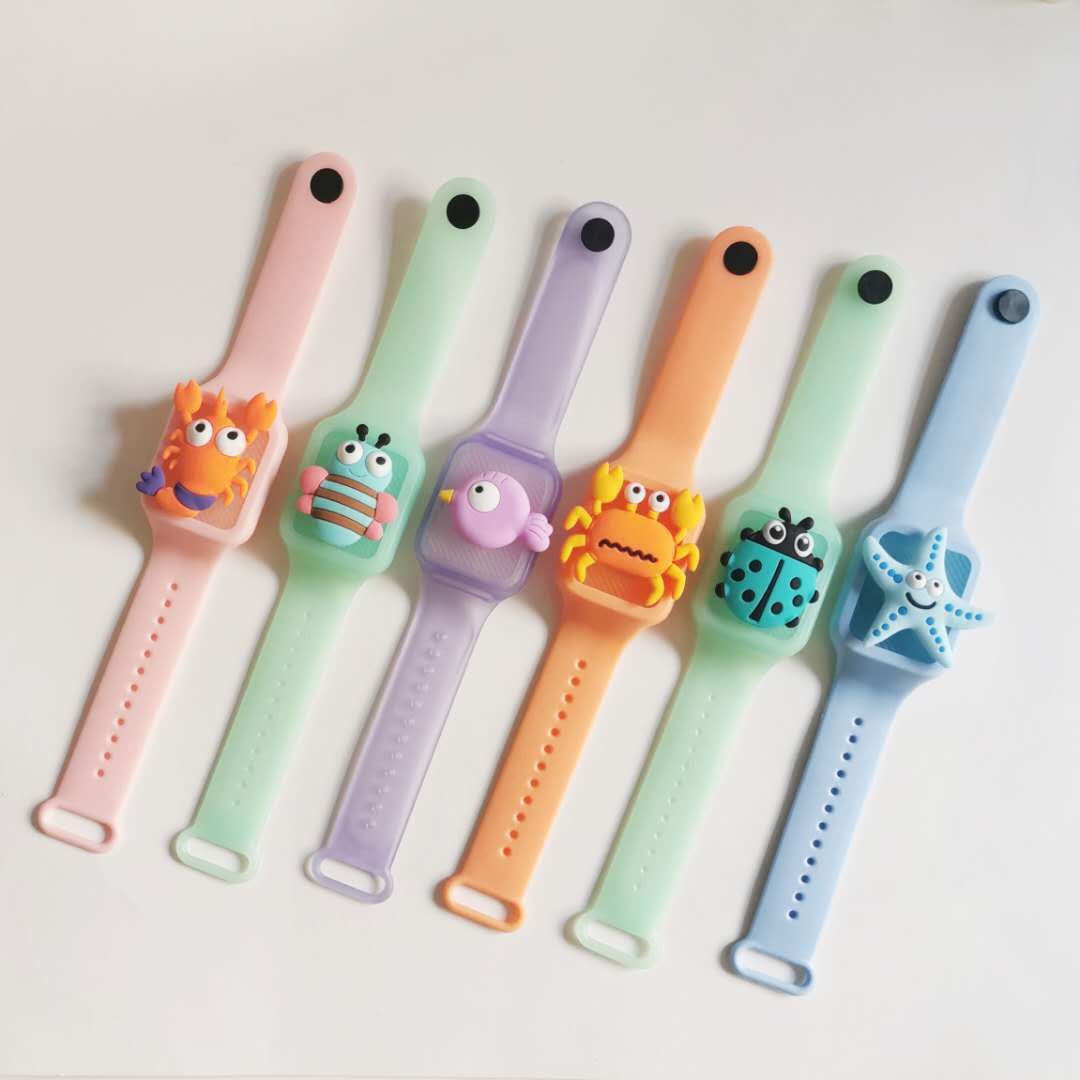 New best-selling mosquito repellent wristbands are selling well at street stalls. Customized children's solid-state street vending flashlight-emitting mosquito repellent watches full figure
