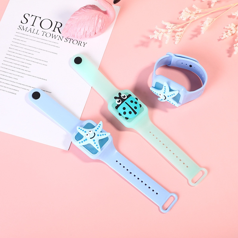 New best-selling mosquito repellent wristbands are selling well at street stalls. Customized children's solid-state street vending flashlight-emitting mosquito repellent watches Application Scenario