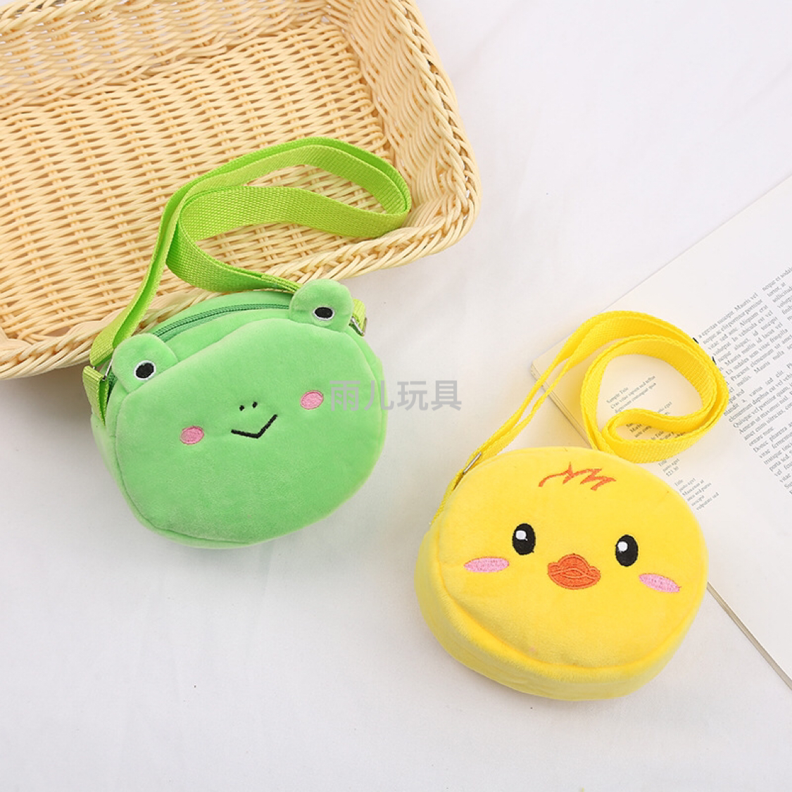 Plush toy crossbody bag 14cm three-dimensional crossbody bag, children's crossbody bag round bag, single-shoulder crossbody long rope fine children's bag Application Scenario