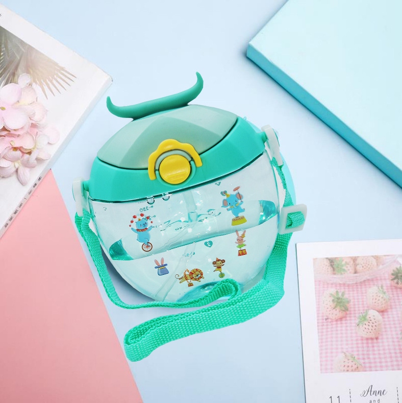 2022 Children's plastic water bottle, doughnut, cute horn straw Cup, creative round shoulder strap water bottle, in stock and hot sale full figure