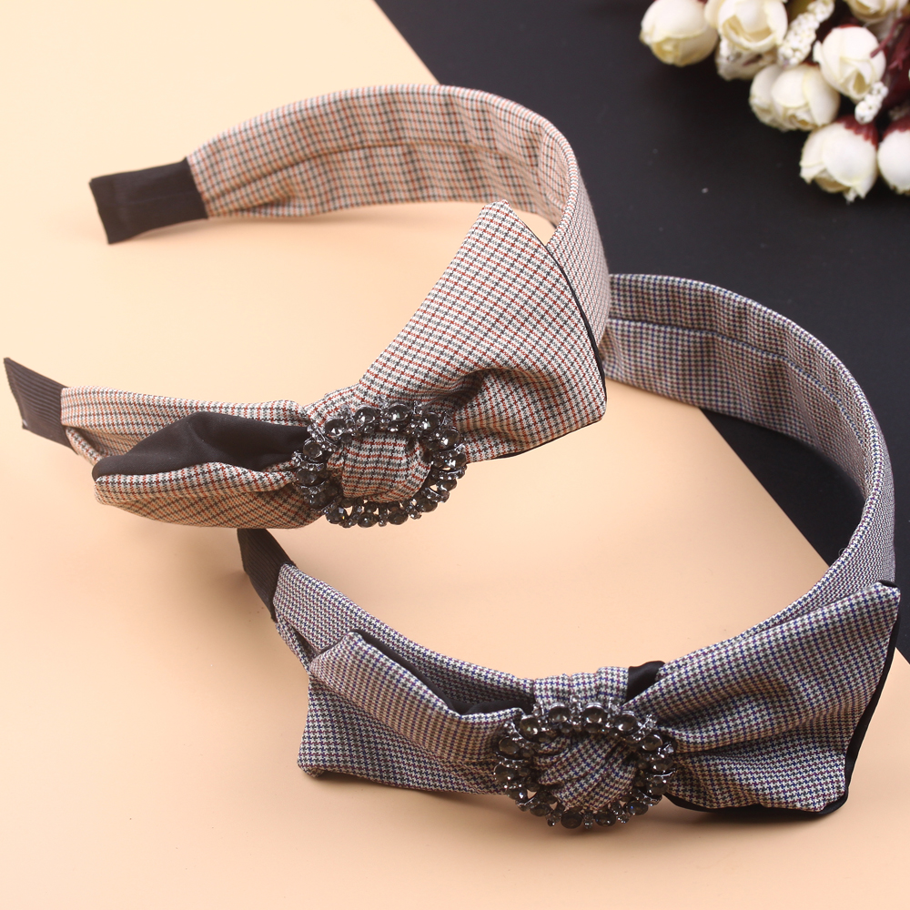 Pequeño arco de viento de perfume aro de pelo ancho para las mujeres coreanos influencers peinado simple cuadrado hebilla con diamantes para adultos adorno de pelo aro de pelo details Picture