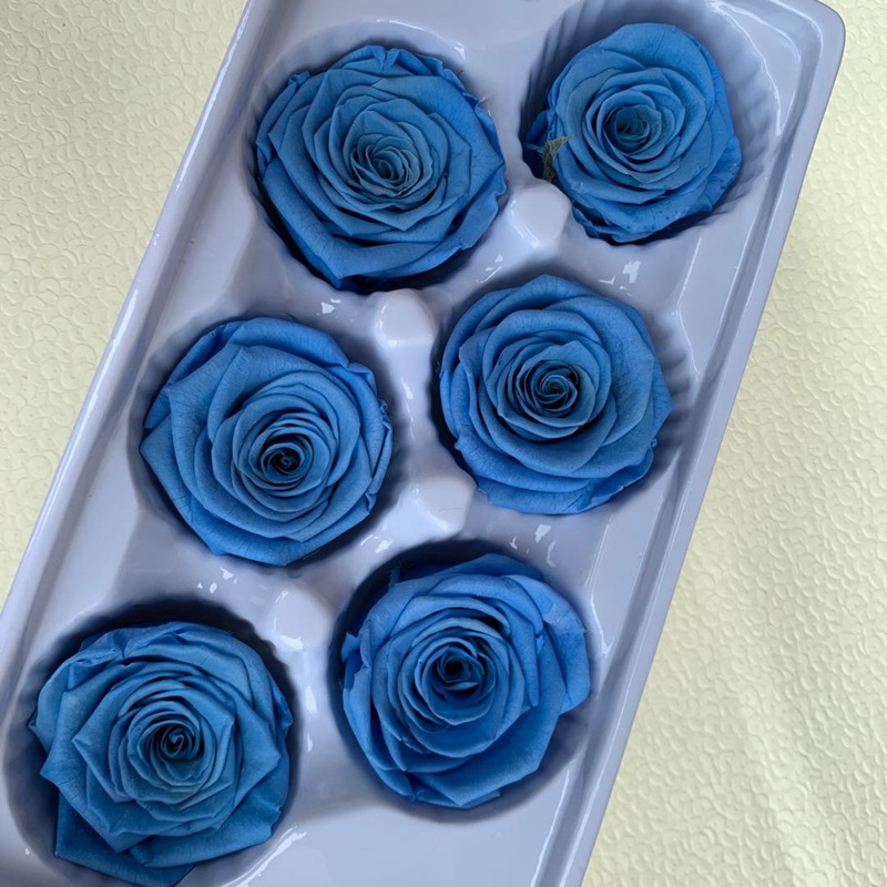 Special Grade A 5.5-6cm everlasting rose preserved flower gift box with grass for birthday and Valentine's Day gifts Application Scenario