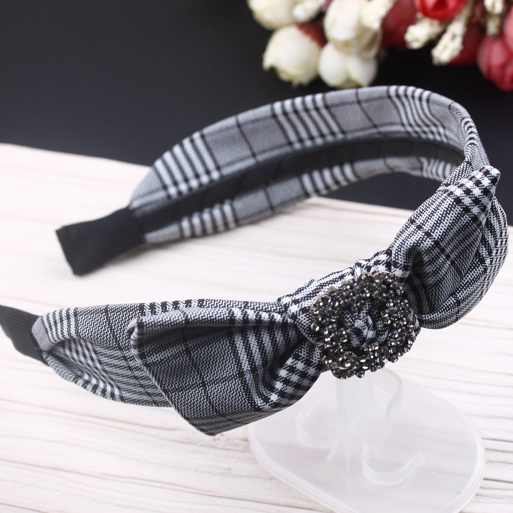 Pequeño arco de viento de perfume aro de pelo ancho para las mujeres coreanos influencers peinado simple cuadrado hebilla con diamantes para adultos adorno de pelo aro de pelo Specification image