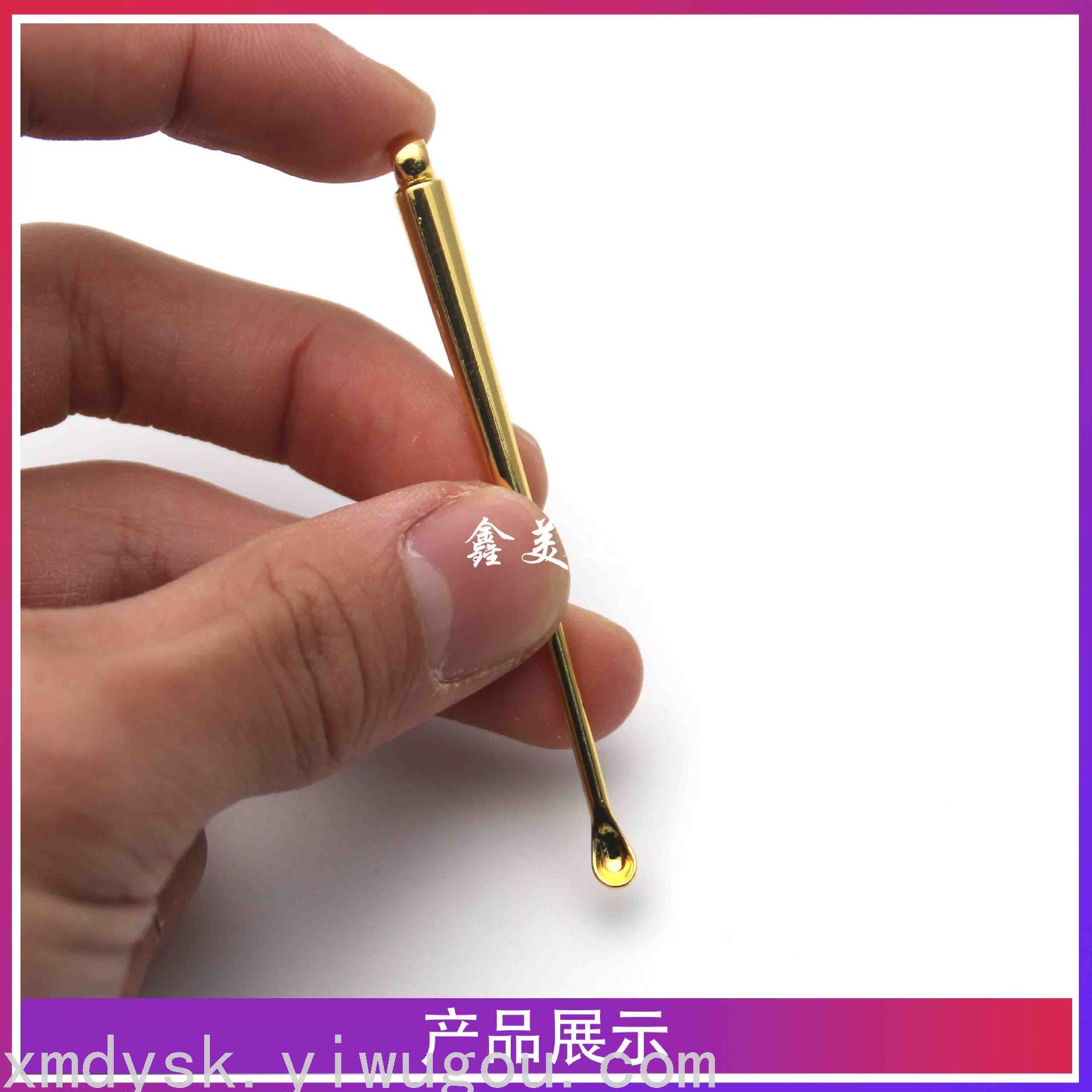 Creative new alloy ear spoons and ear scoops for cleaning ears. Try wholesale two-yuan store night market hot products Application Scenario