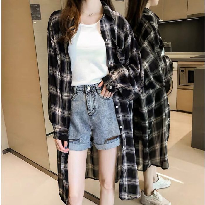 This 2021 early autumn shirt top features a light and mature design, a loose Korean-style sun-protective garment with a black and white checkered mid-length design for women details Picture