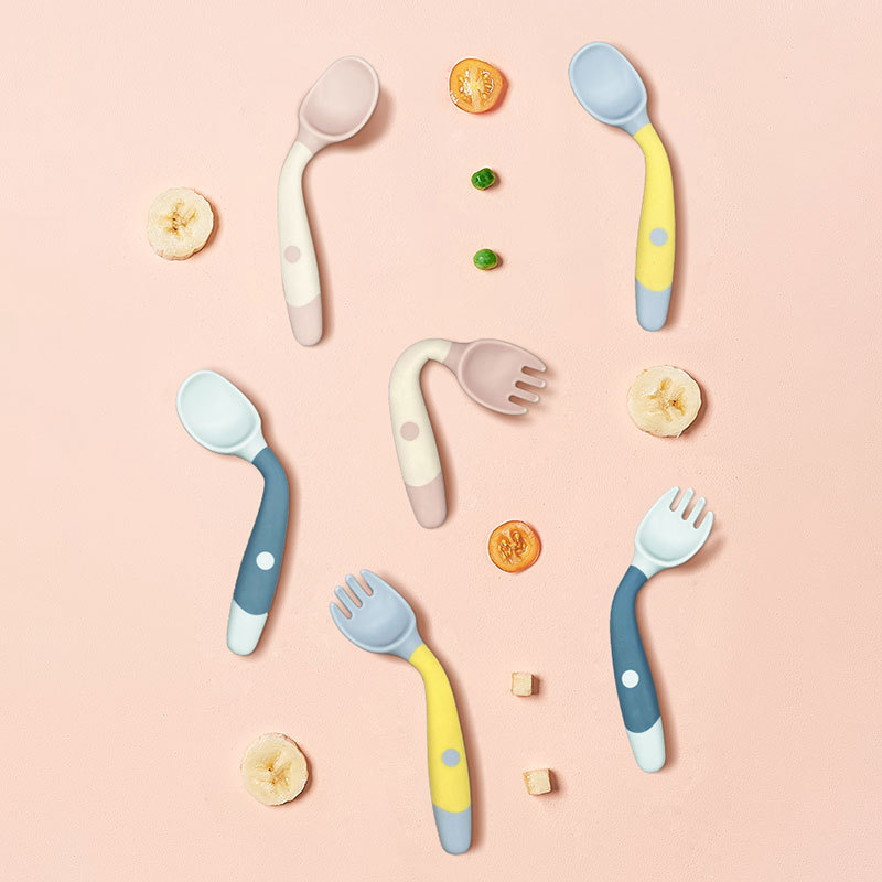 Children learn to eat training cutlery twist fork spoon silicone soft spoon baby can bend spoon details Picture