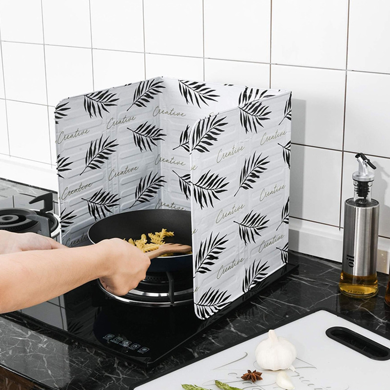 Creative gas stove aluminum foil oil shield, heat insulation board, kitchen cooking oil separator, household stove anti-splash oil baffle Specification image