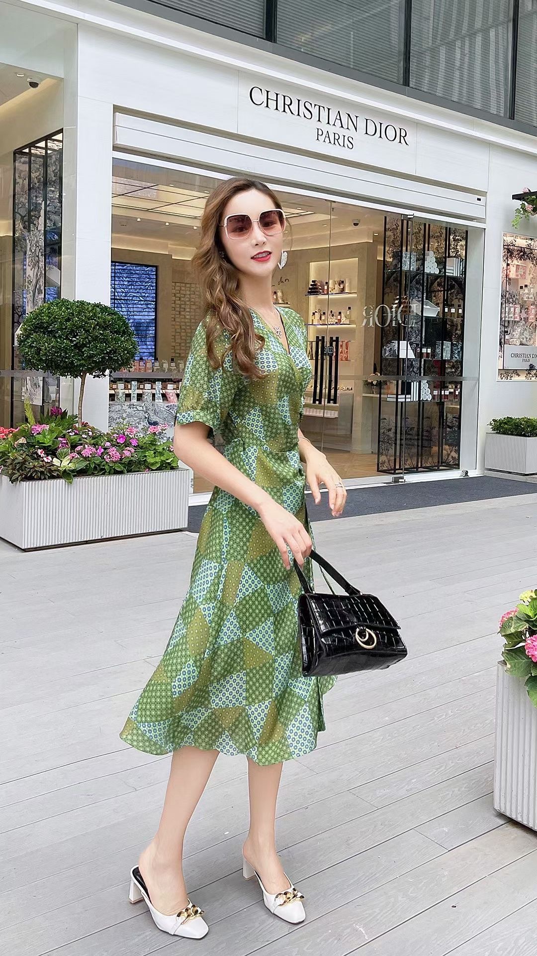 Temperament DVF lace one piece wrap dress women's mid - length wave point silk crepe de chine dress women's summer mulberry silk