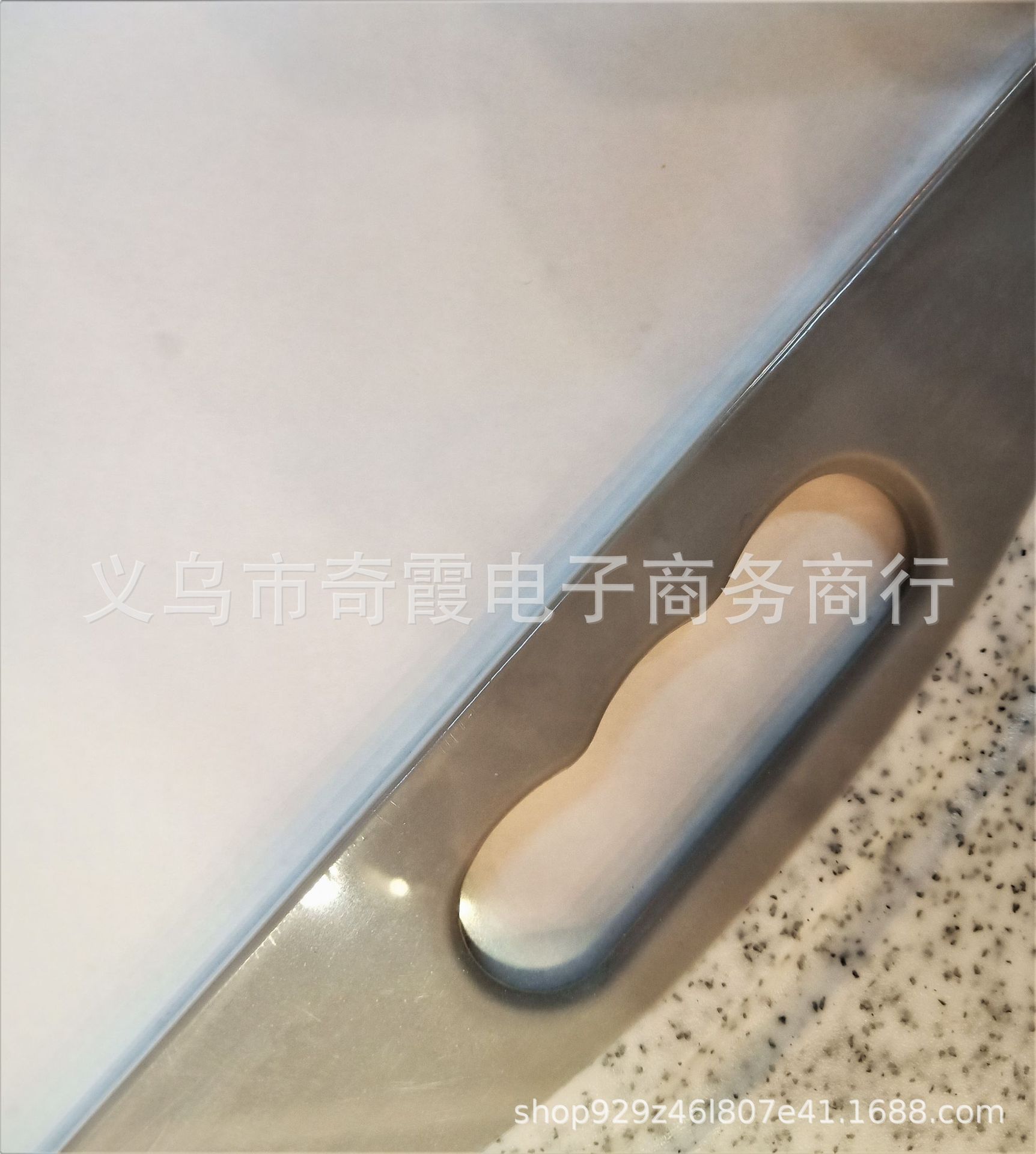 Anti-slip plastic cutting board, white marble-patterned hand-held cutting board with sink Item Picture