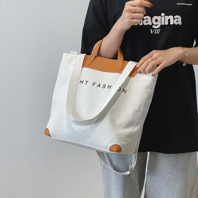 New 2021 Korean-style single-shoulder canvas bag for women, Japanese-style crossbody bag, large-capacity canvas single-shoulder bag Application Scenario