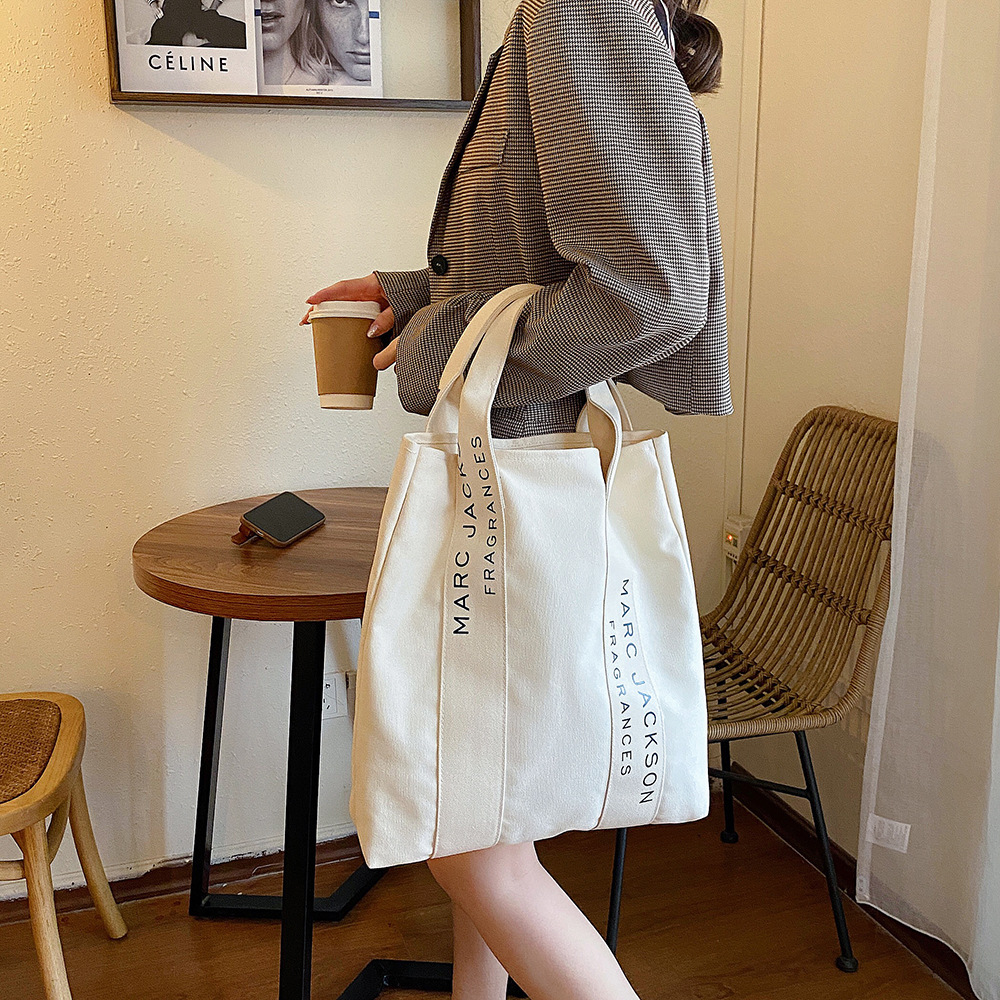 New cross-border canvas bag for women, Japanese style, fresh and elegant, single-shoulder bag for fashionable students, large-capacity handbag customization Application Scenario