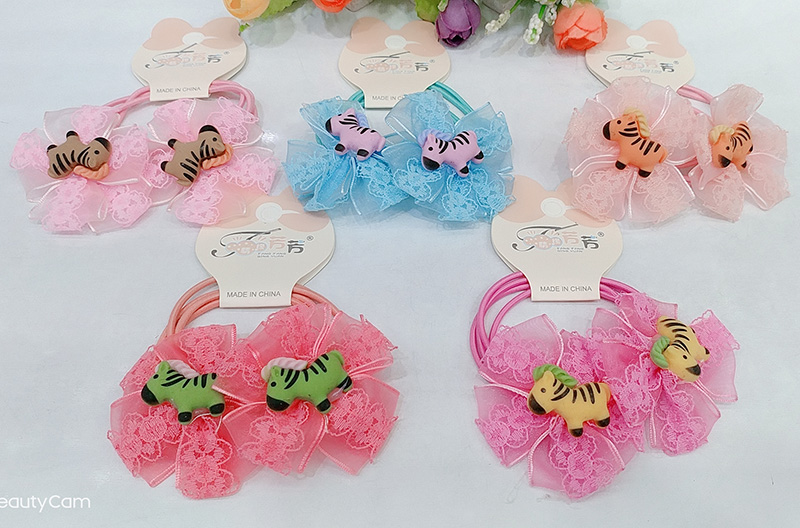 A3231 Children's Fabric Flower Series Leather Band Hair Accessories Korean Version Headwear Hair Band Hair Rope Yiwu Eryuan Store Application Scenario