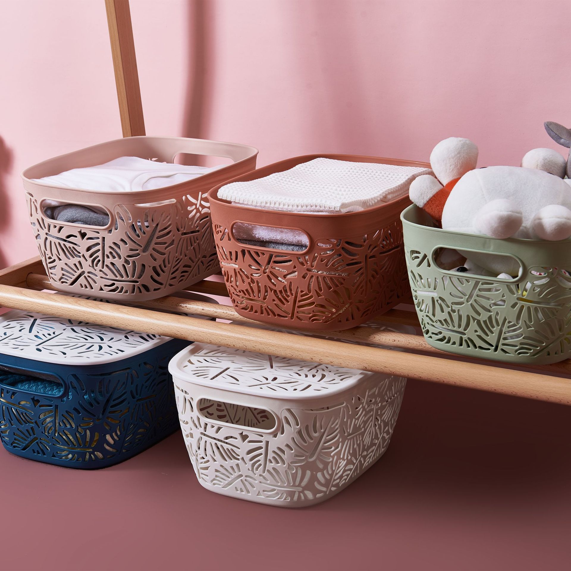 Desktop storage basket, plastic hollowed-out storage basket, kitchen snack and sundries storage box, rectangular bathroom bath basket Specification image
