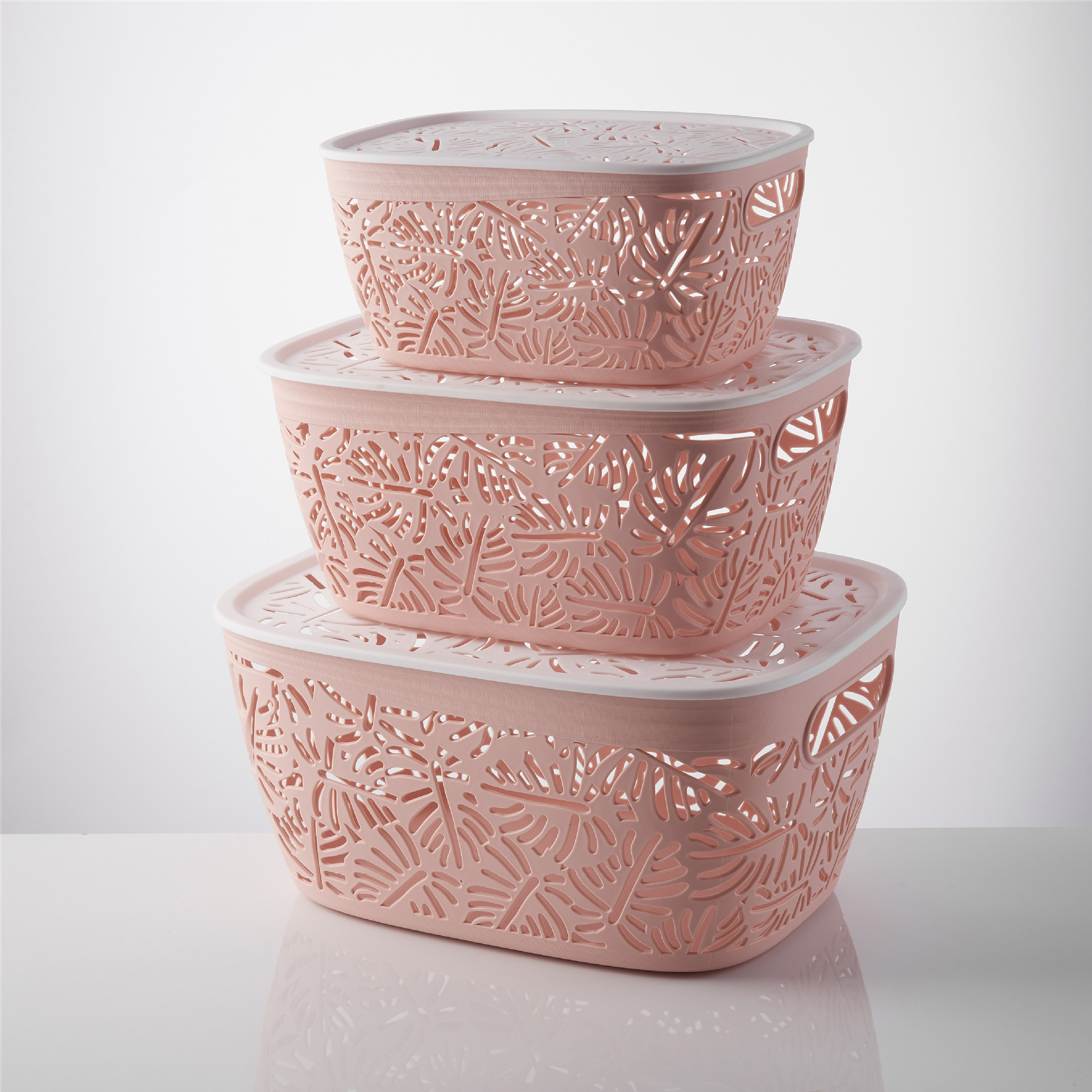 Desktop storage basket, plastic hollowed-out storage basket, kitchen snack and sundries storage box, rectangular bathroom bath basket Application Scenario