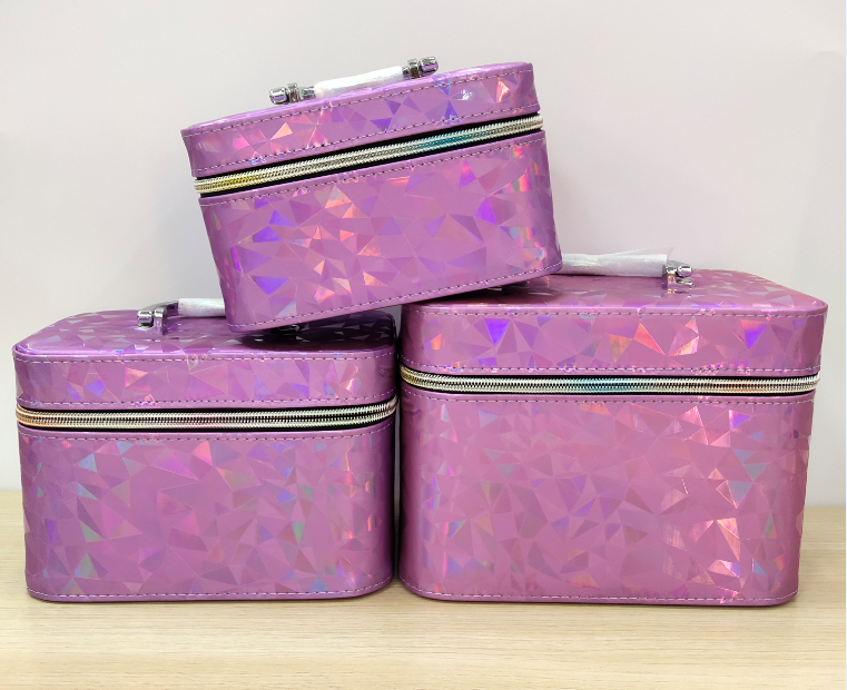 Adiva's new large-capacity three-piece set of cosmetic portable travel storage waterproof toiletry bag with fragment pattern Application Scenario