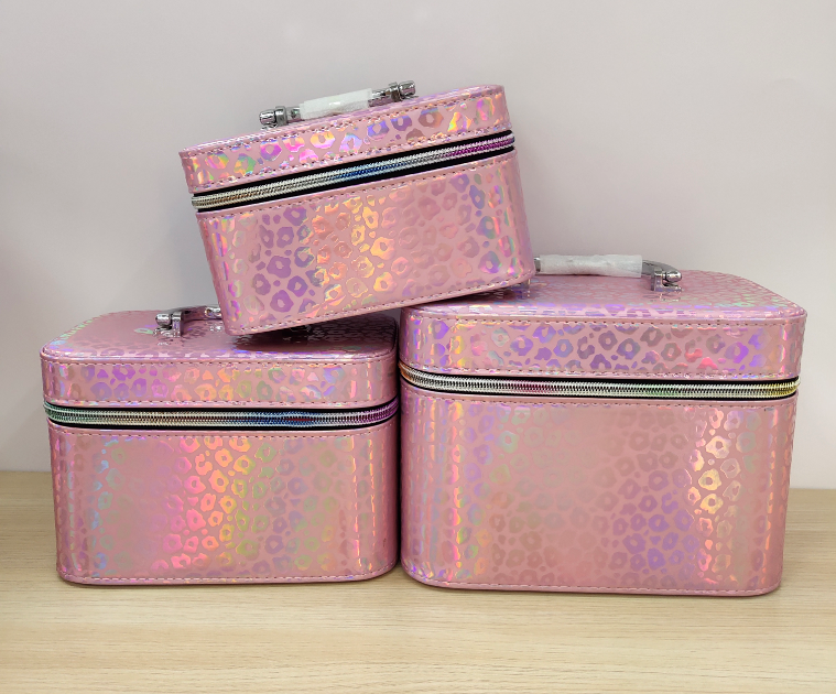 Adiva's new high-end large-capacity three-piece makeup portable travel storage waterproof toiletry bag Application Scenario