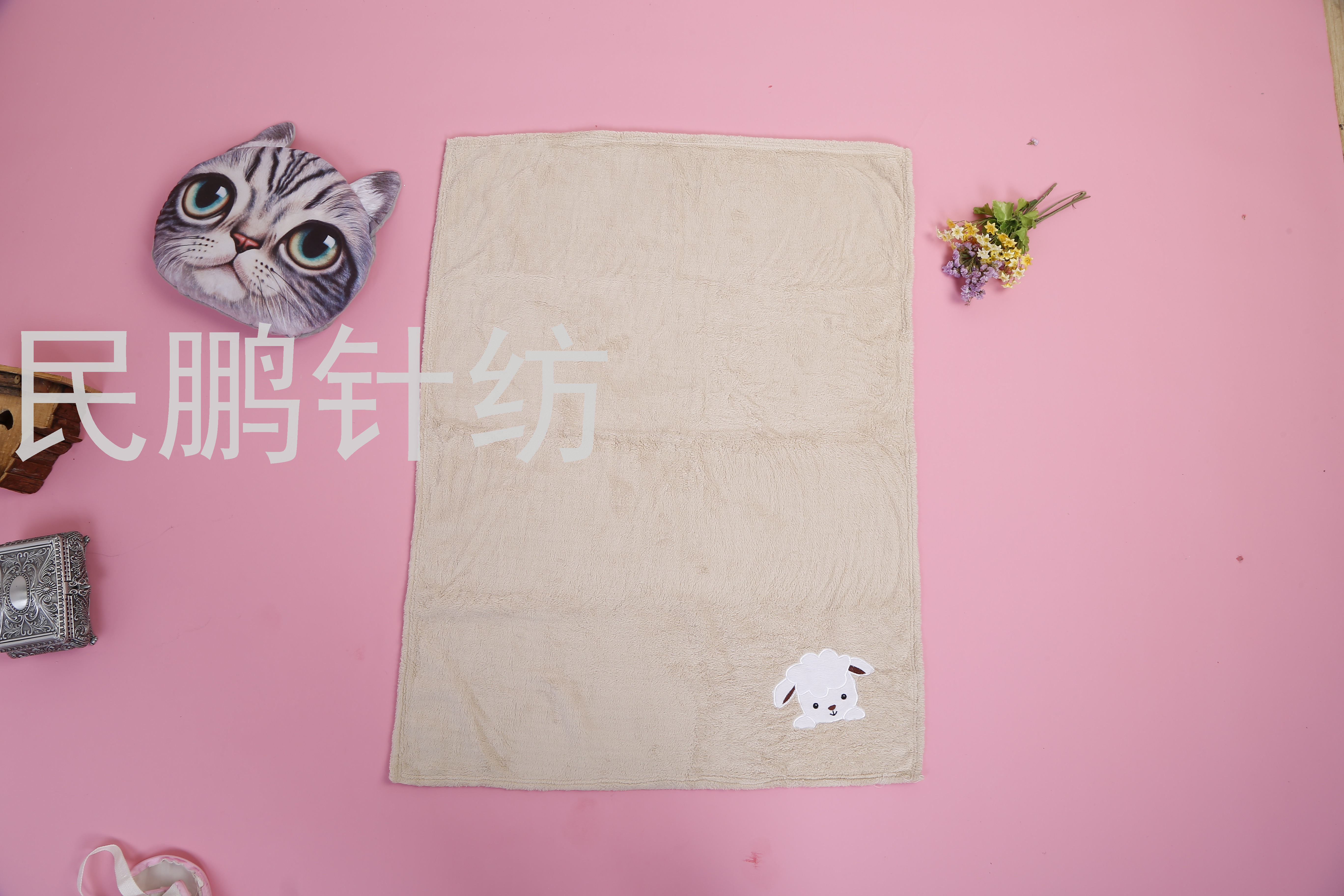 珊瑚绒儿童小毛毯春季加厚盖腿单人法兰绒午睡毯午休办公室小毯子图