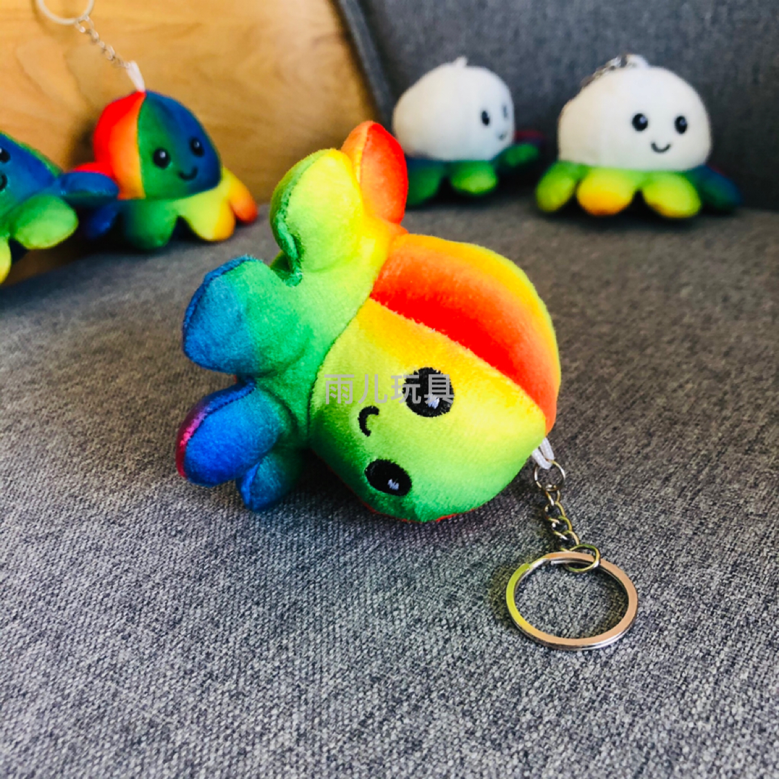 Plush toy, colorful octopus pendant, keychain, flip octopus toy, colorful octopus, seven-color octopus bag pendant Application Scenario