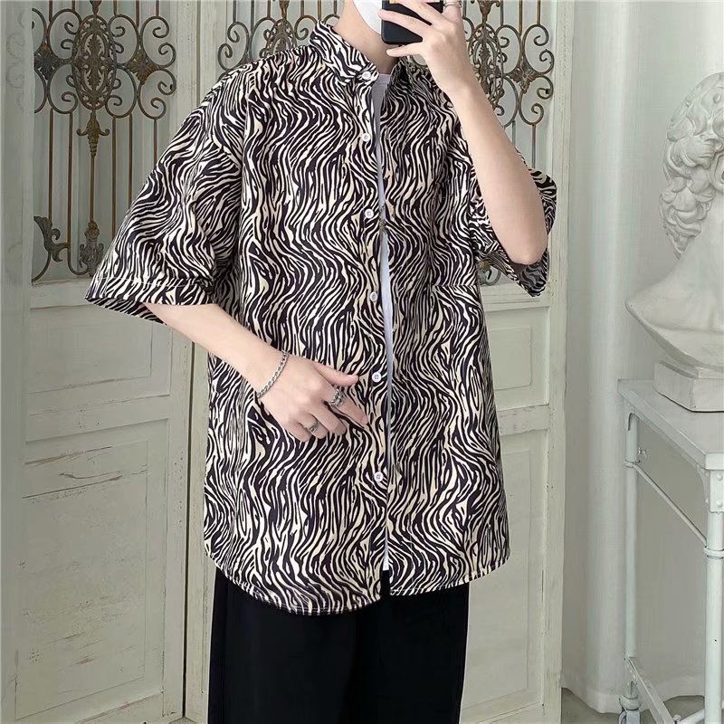 Summer short-sleeved floral shirts for men, Korean-style loose floral shirts, Japanese-style Hawaiian cool and stylish Hong Kong-style outerwear trends Application Scenario