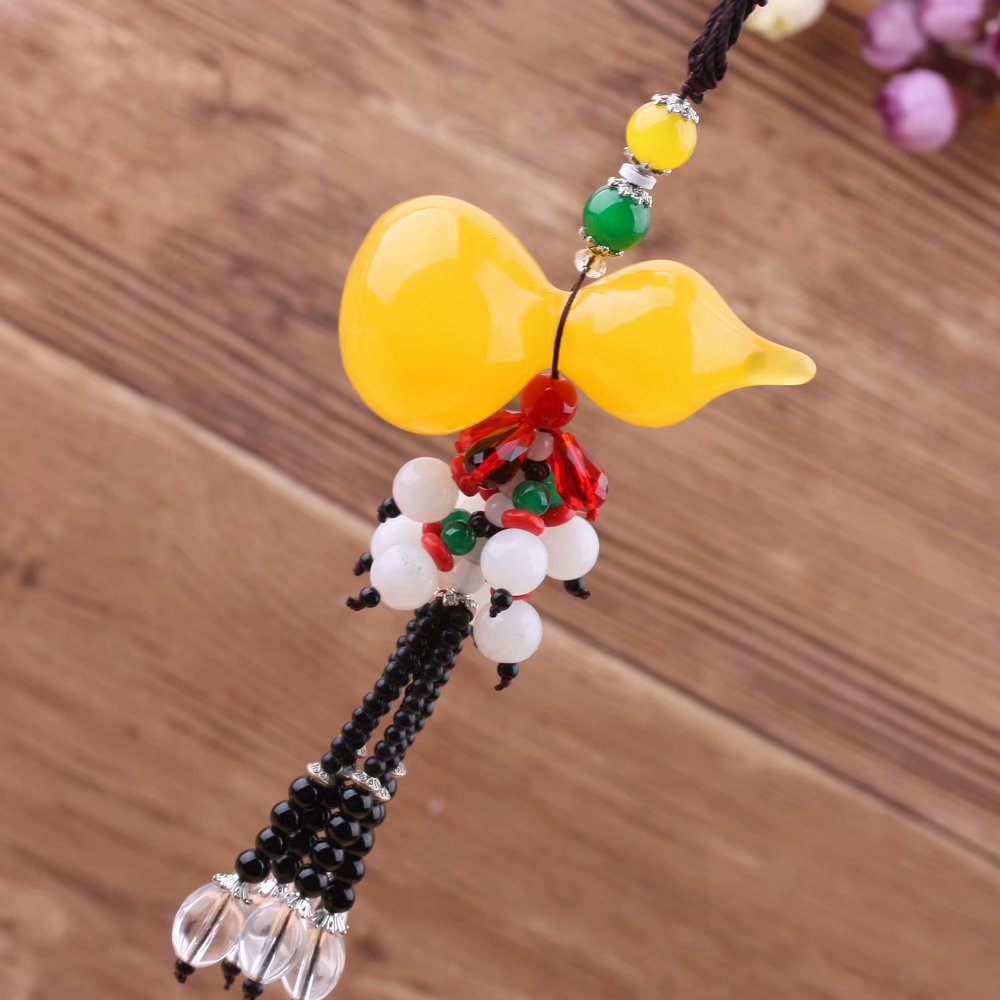 Street stall, 10-yuan store, department store, car pendants, interior decorations, men's high-end and trendy peace amulets, car goddess style Application Scenario