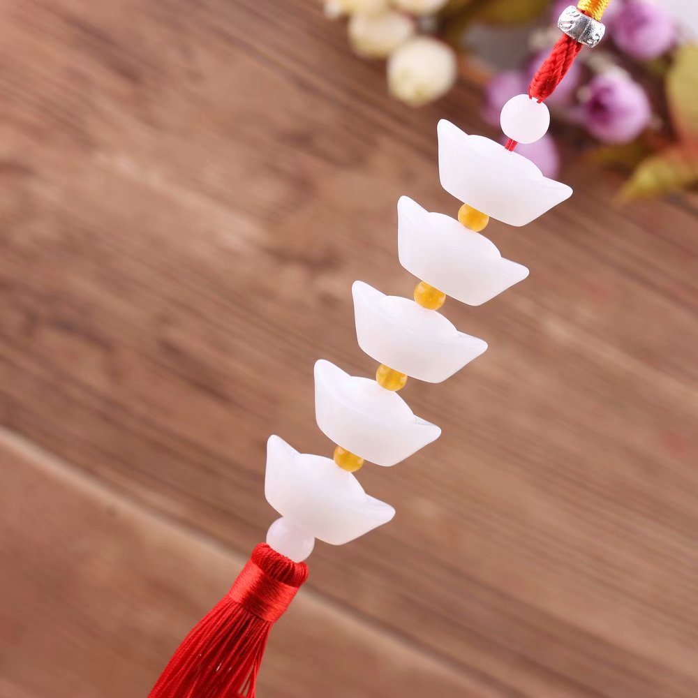 Street stall, 10-yuan store, department store, car pendants, interior decorations, men's high-end and trendy peace amulets, car goddess style Specification image