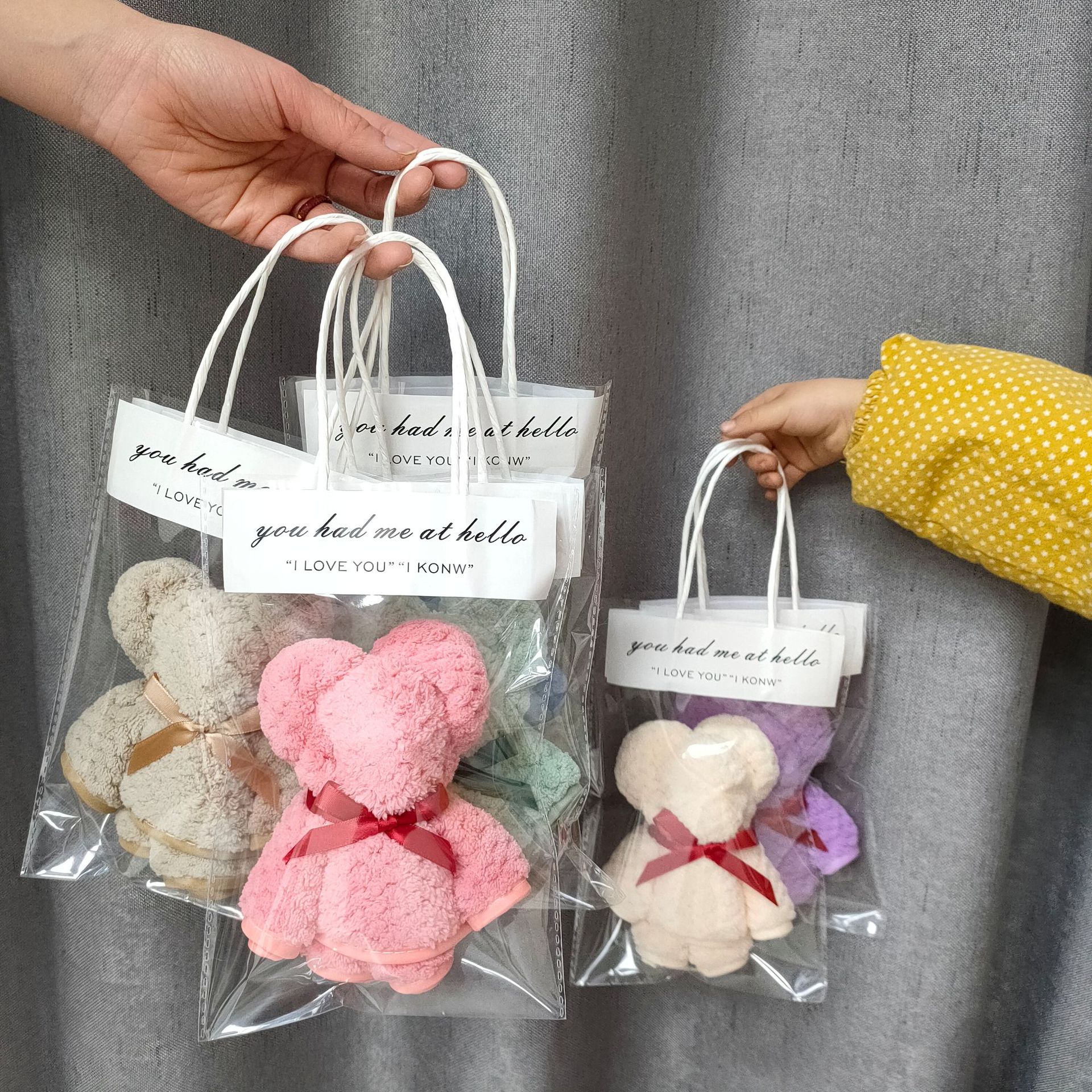 Bear-shaped towel, warp knitted coral fleece teak, soft and absorbent, festival souvenir gift, wedding gift full figure