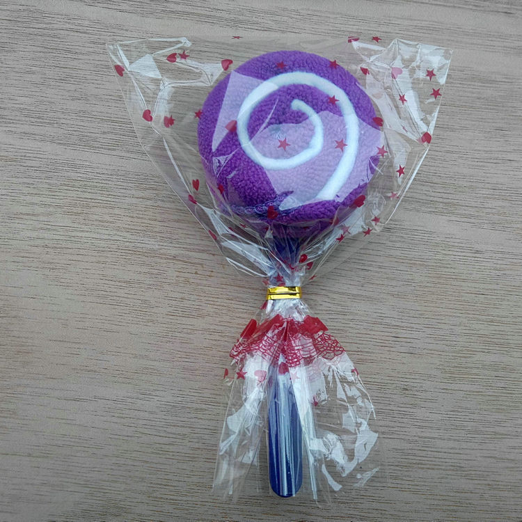 Company event creative cake towel Practical small gift Wedding birthday return gift Small lollipop towel Valentine's Day Application Scenario