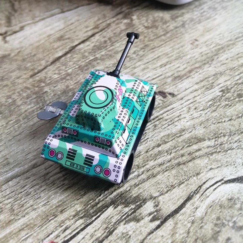 Spring tin tank, a classic and nostalgic children's educational toy for the 80s generation, is available for wholesale at street stalls for kindergarten kids Specification drawing