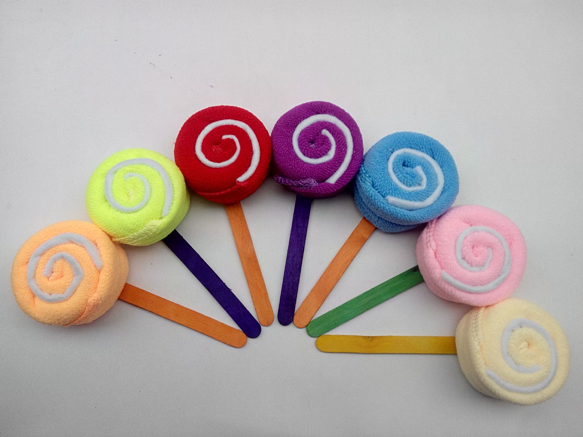 Company event creative cake towel Practical small gift Wedding birthday return gift Small lollipop towel Valentine's Day Item Picture