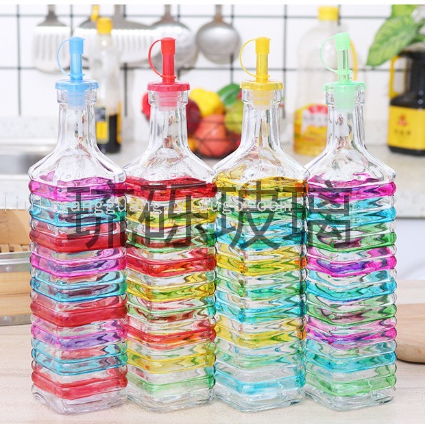 The kitchen uses the color nozzles seal the mason jar beer bottle glass sauce vinegar oil bottle