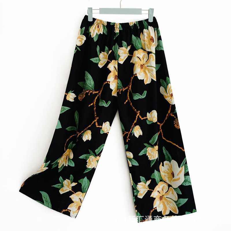 Cotton and linen trousers for summer 2021 new style breathable wide-leg pants for middle-aged mothers, loose and large-sized, produced by the manufacturer in large quantities in stock Application Scenario