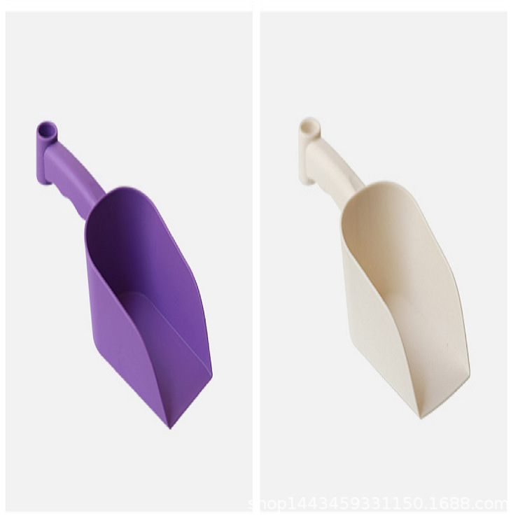 Plastic soil shovels for gardening, household soil shovels, and various specifications of gardening and vegetable planting shovels are available for wholesale at 2 yuan. They can be ordered from stores Application Scenario