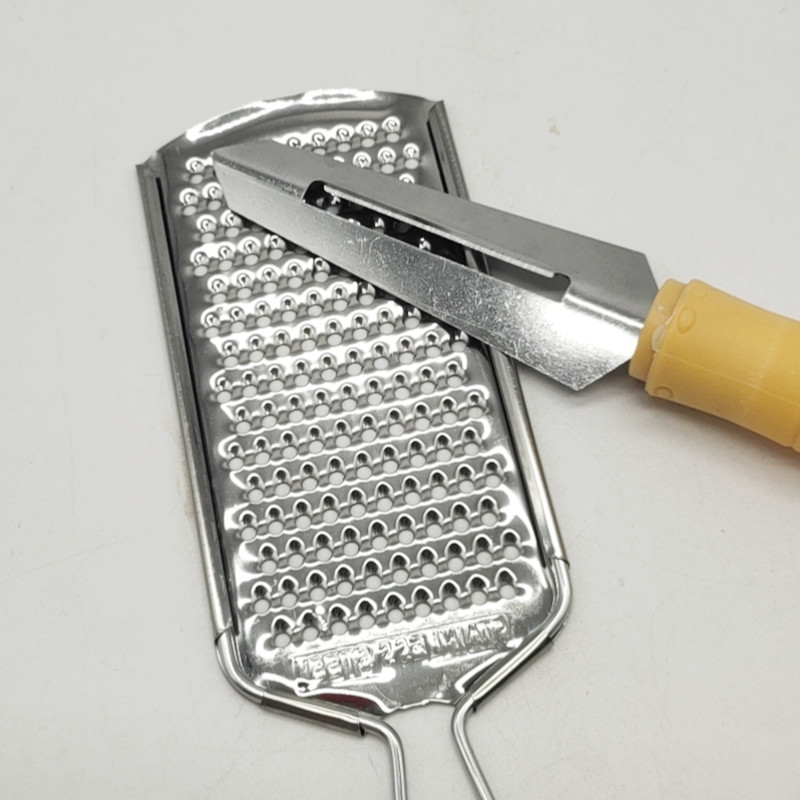 Sunshine Department Store stainless steel manual shredder, household kitchen grater, vegetable slicer, fruit grater, scraper Application Scenario
