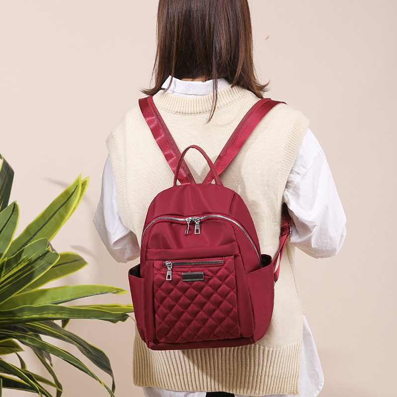 Denim backpacks for women, versatile and fashionable canvas travel small backpacks, casual nylon schoolbags for junior and senior high school students Application Scenario